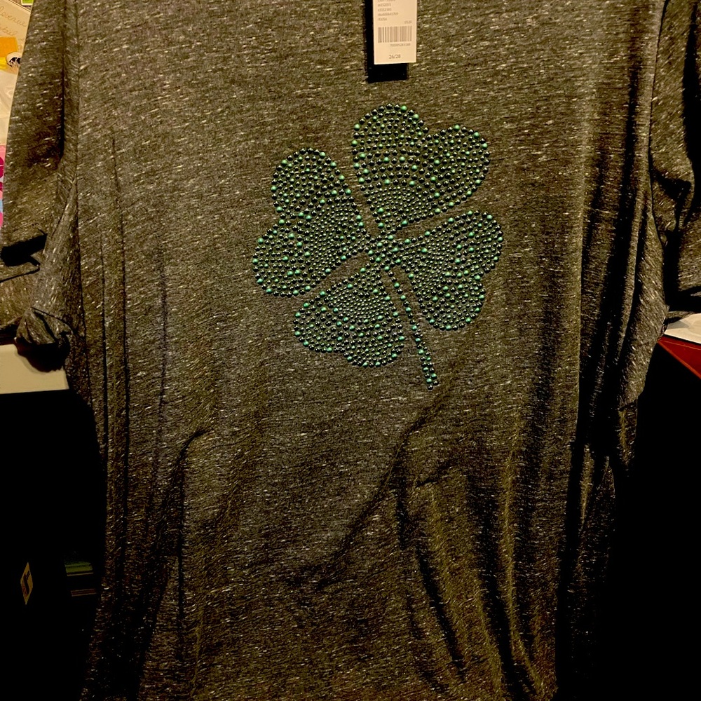 New LB sparkly clover tee
